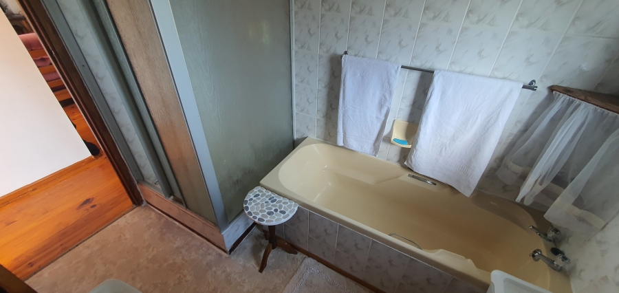 3 Bedroom Property for Sale in Boggomsbaai Western Cape